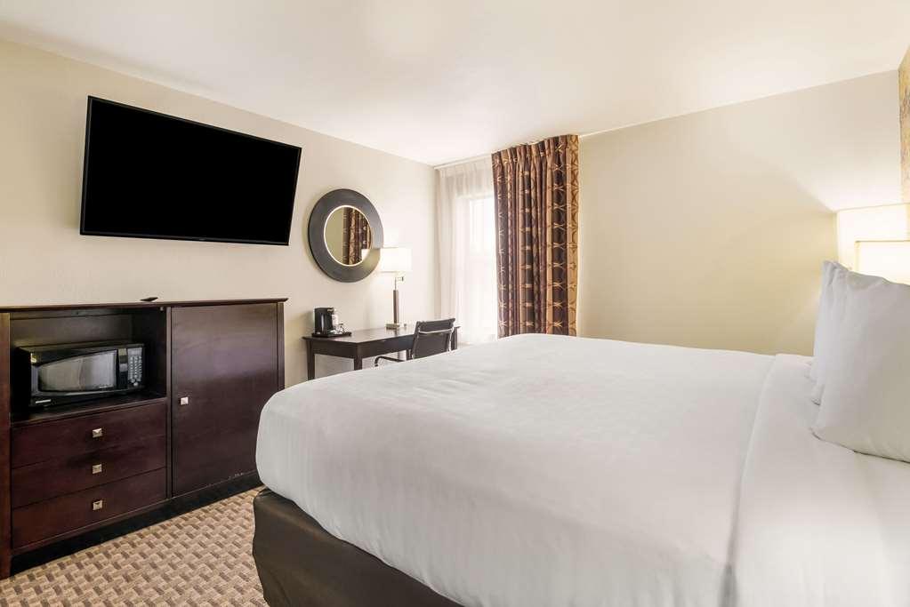 Clarion Pointe Hotel Abingdon Room photo